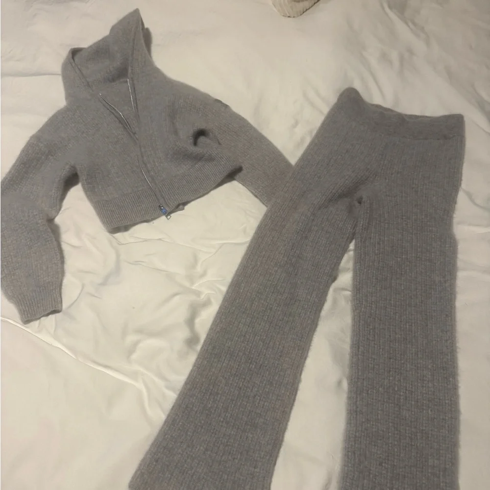 3piece ALO Yoga Gray Knit Zip Hoodie & Flare Pants Set